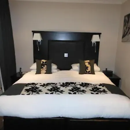 The Bar And Restaurant Hotel