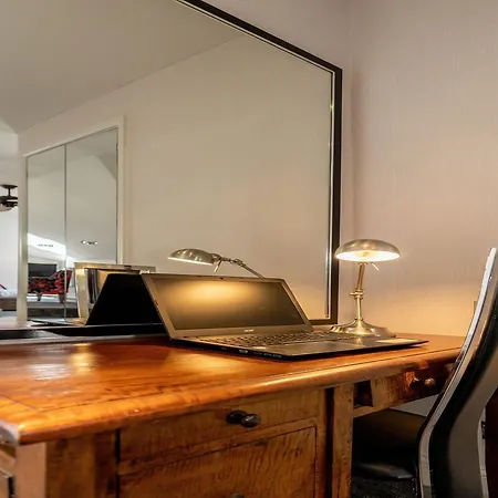 The Bar And Restaurant מלון 3*