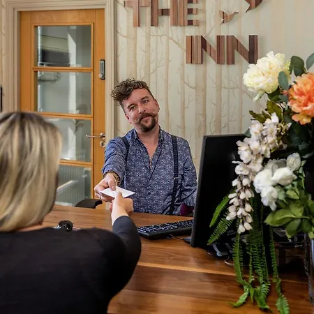 מלון The Bar And Restaurant 3*