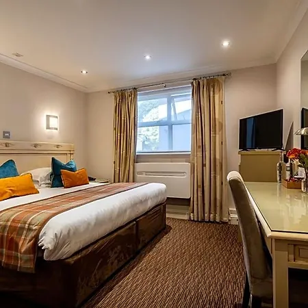 The Bar And Restaurant Hotel