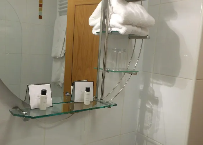 The Bar And Restaurant 3*