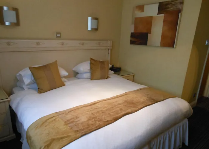 The Bar And Restaurant Hotel