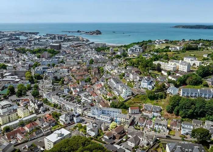 Hotel The Bar And Restaurant