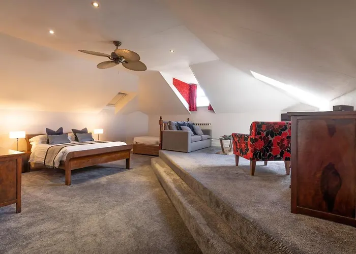 The Bar And Restaurant Hotel