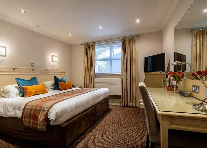 Hotel The Bar And Restaurant