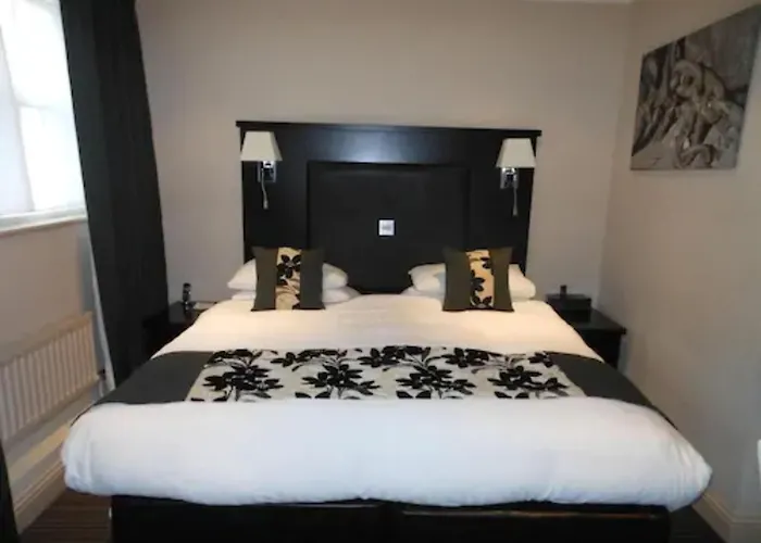 The Bar And Restaurant Hotel