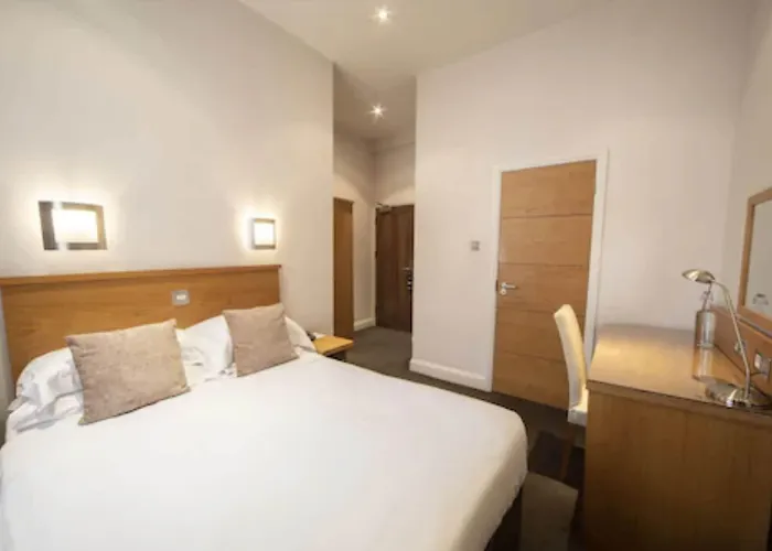 Hotel The Bar And Restaurant 3*