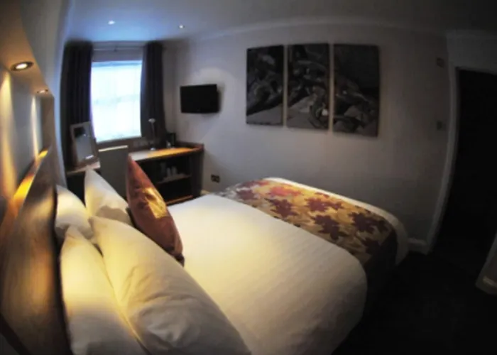 Hotel The Bar And Restaurant