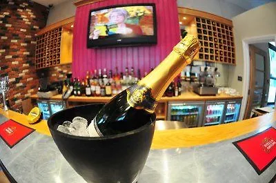 Hotel The Bar And Restaurant