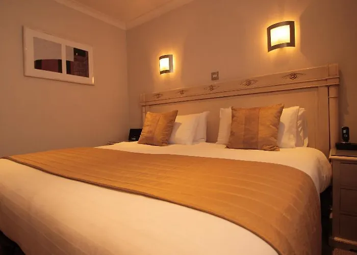 Hotel The Bar And Restaurant Saint Helier